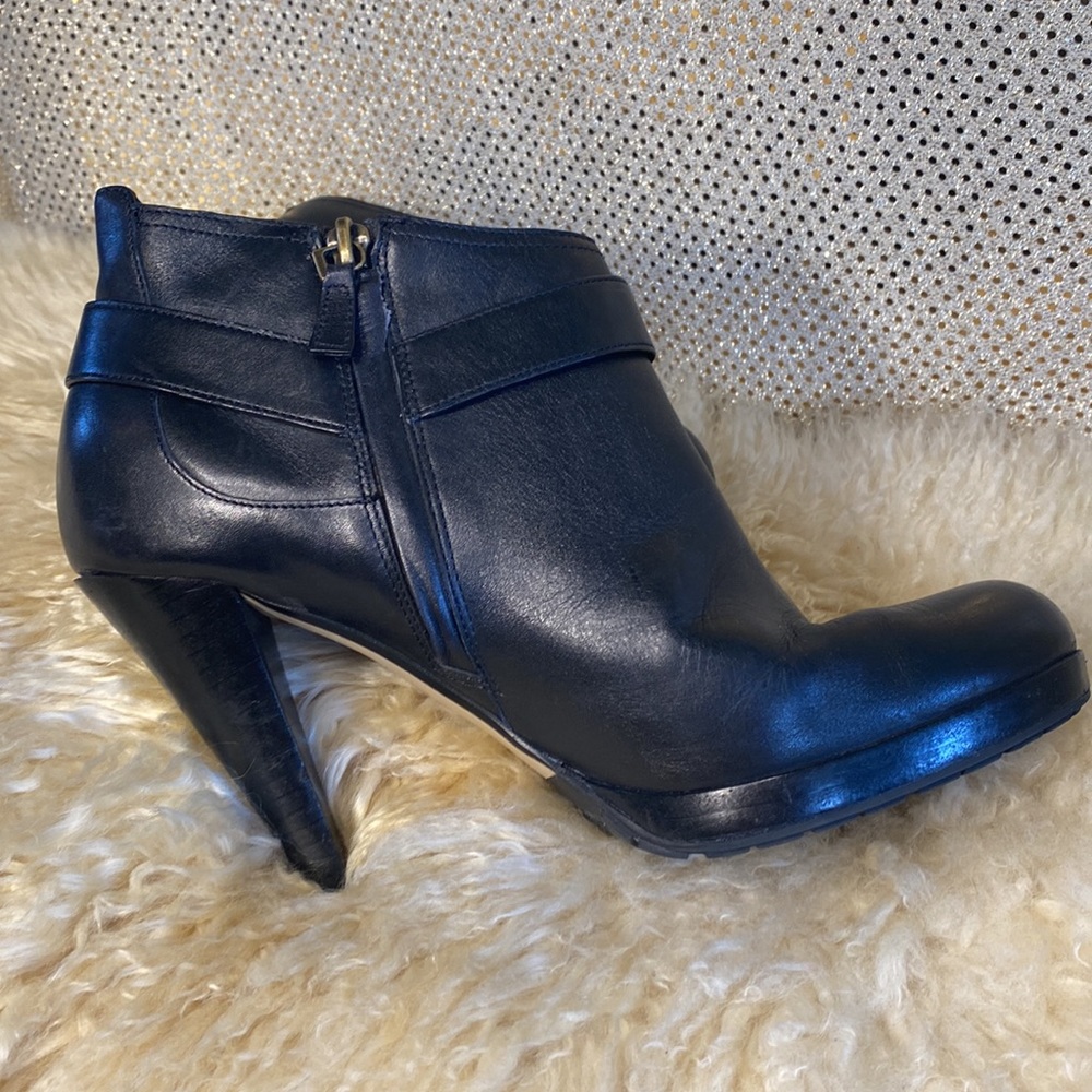 Cole Haan boots heels black leather zip side buckle 9.5 ankle boots - Picture 6 of 9